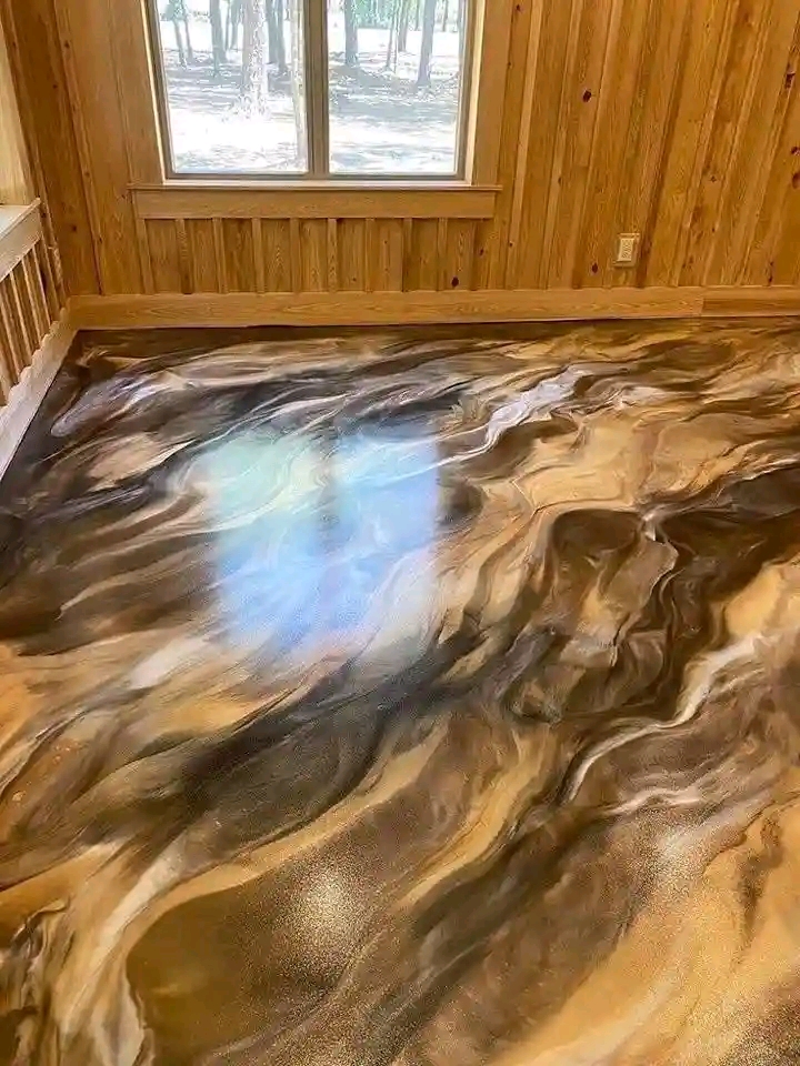 Metallic resin floor with glossy mirror-like finish